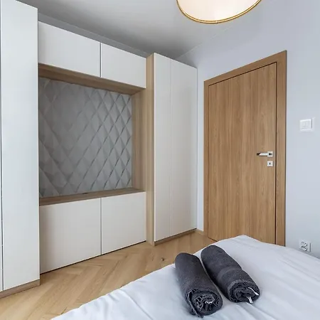 Manufaktura Z Miejscem Parkingowym Łódź